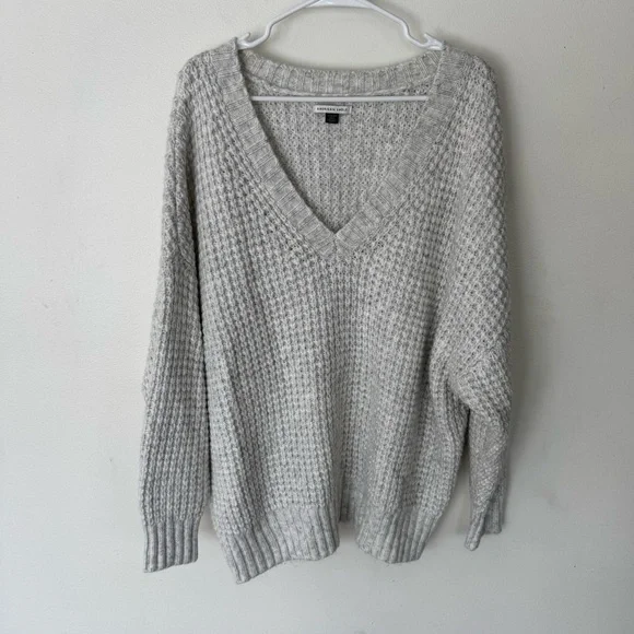 American Eagle grey chunky knit cozy v neck sweater size XL - Picture 2 of 9